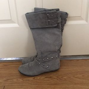 Studded grey winter boots